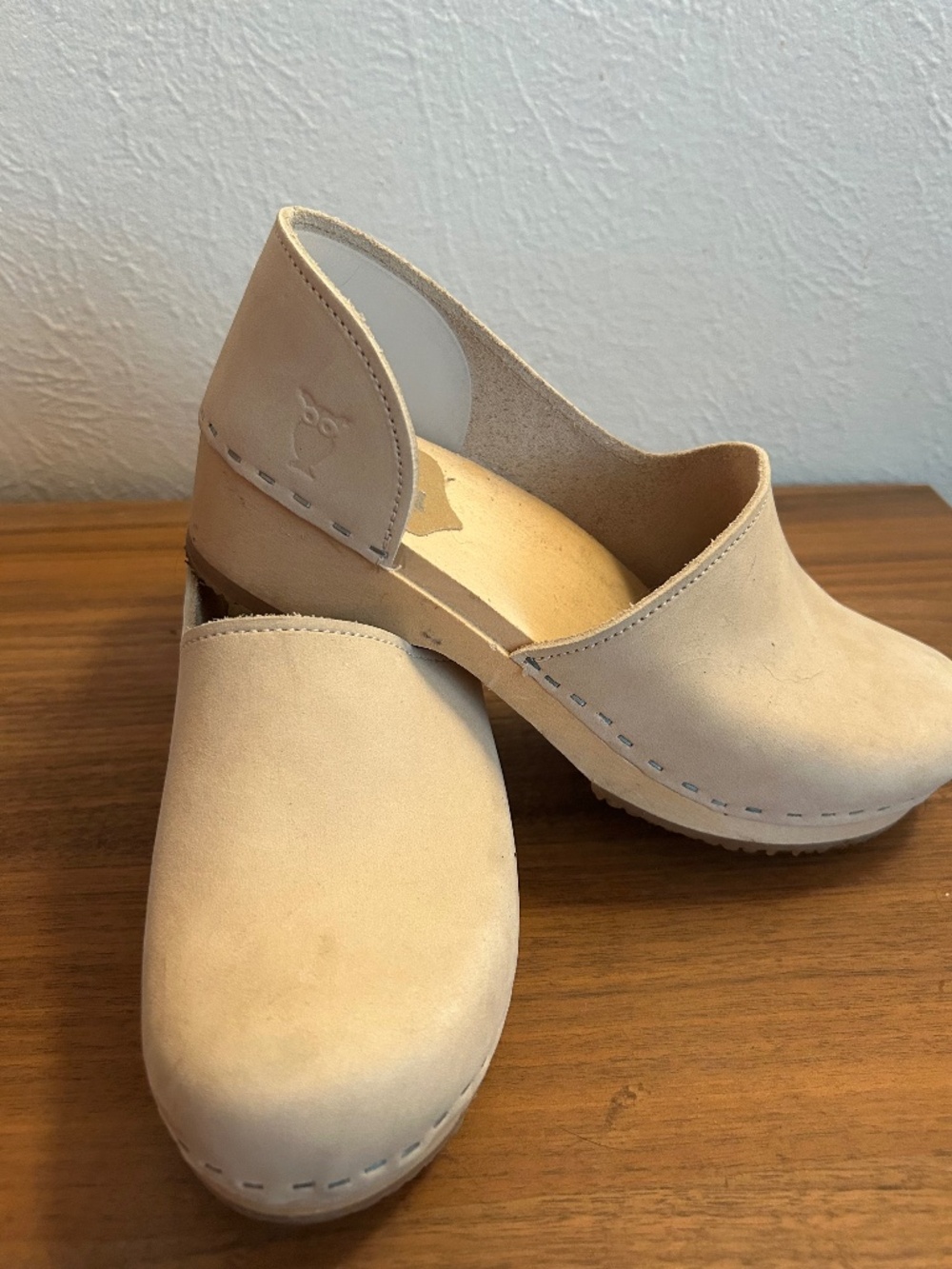 Sandgrens low closed-back clogs